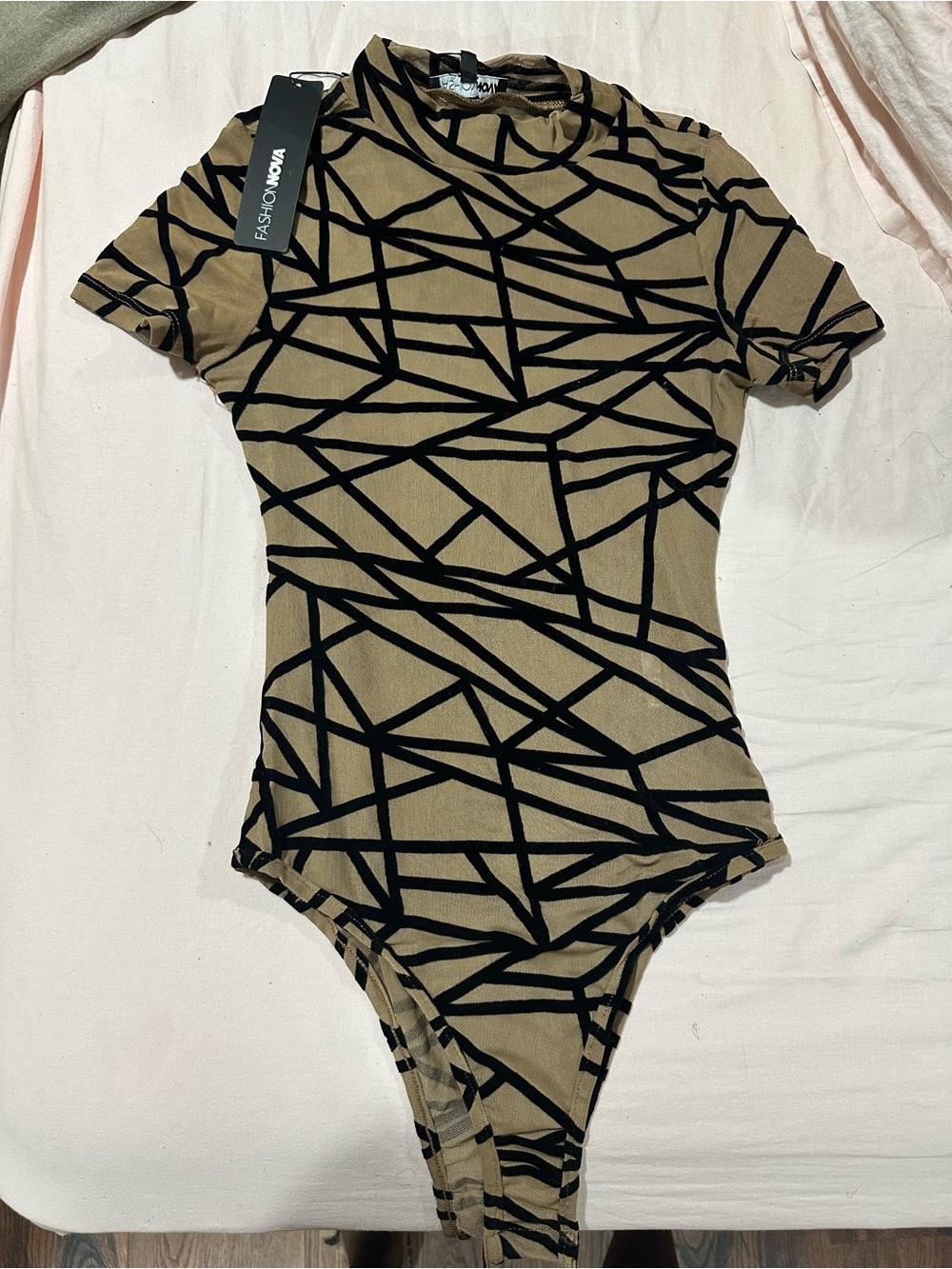 Fashion Nova Black & Tan Geometric Short-Sleeve Bodysuit